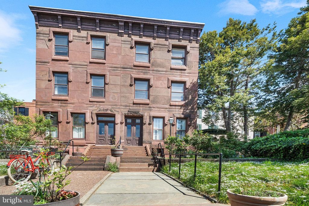 2309 Green St Apt 3R, Philadelphia, PA 19130