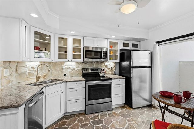 3324 THORNWOOD ROAD 3324, Sarasota, FL 34231