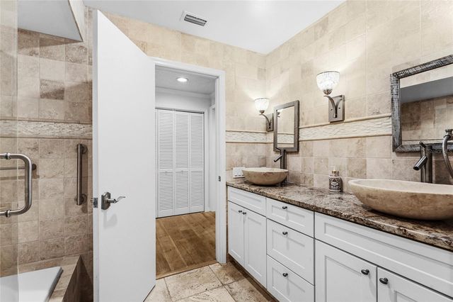 3324 THORNWOOD ROAD 3324, Sarasota, FL 34231