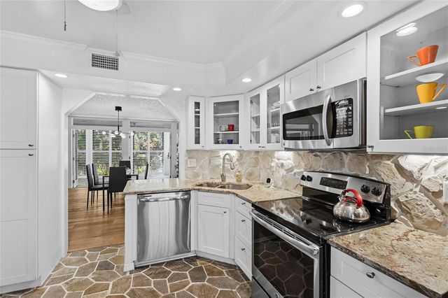 3324 THORNWOOD ROAD 3324, Sarasota, FL 34231