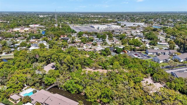 3324 THORNWOOD ROAD 3324, Sarasota, FL 34231