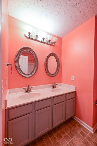 5733 Yorktown Road, Plainfield, IN 46168