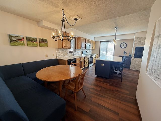 1225 Eustace Drive, Dixon, IL 61021