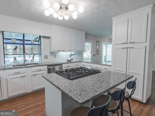 160 River Run, Roswell, GA 30075