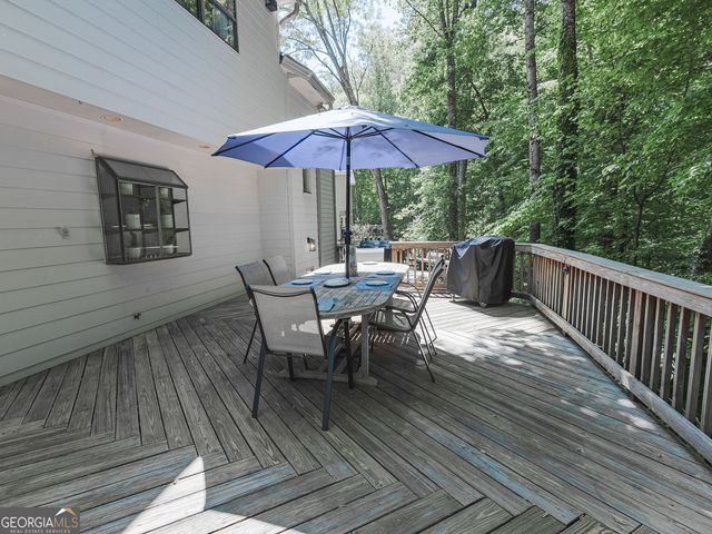 160 River Run, Roswell, GA 30075