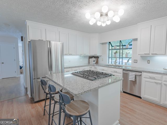 160 River Run, Roswell, GA 30075