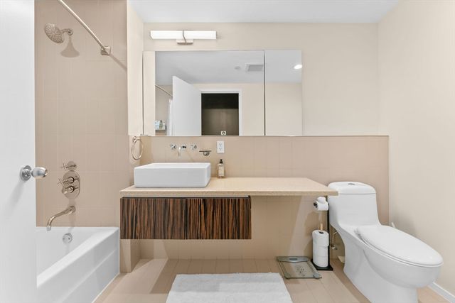 141 Dorchester Ave 202, Boston, MA 02127