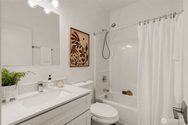 3222 38th Avenue SW, Seattle, WA 98126
