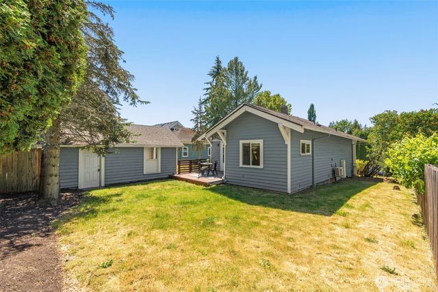 3222 38th Avenue SW, Seattle, WA 98126
