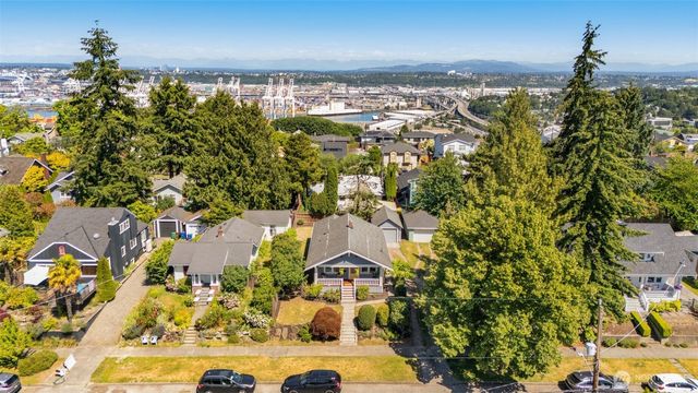 3222 38th Avenue SW, Seattle, WA 98126