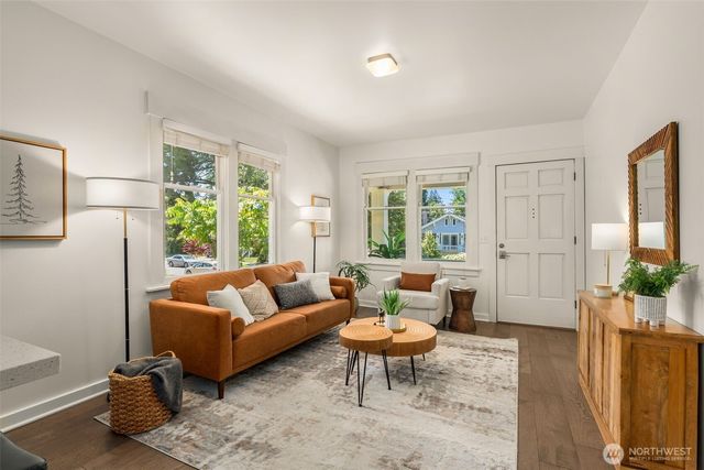 3222 38th Avenue SW, Seattle, WA 98126