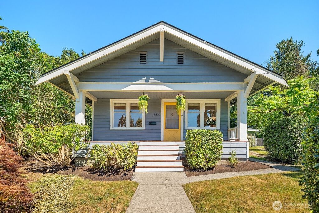 3222 38th Avenue SW, Seattle, WA 98126
