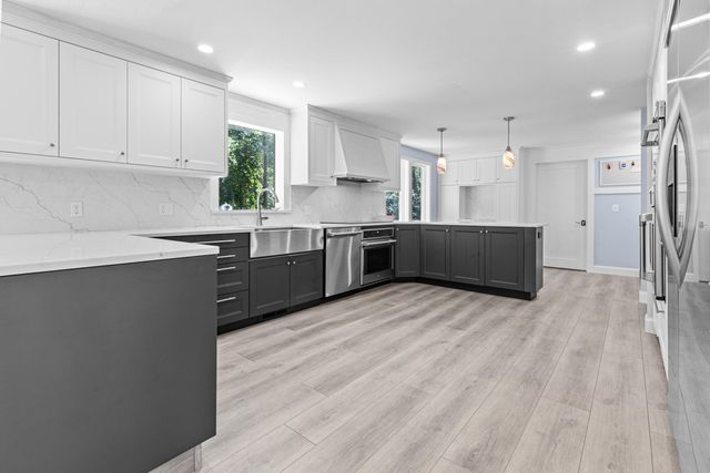 16 Alder Lane, North Falmouth, MA 02556