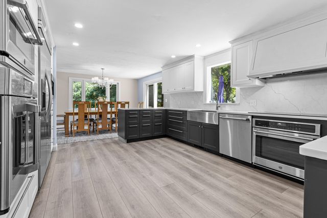 16 Alder Lane, North Falmouth, MA 02556