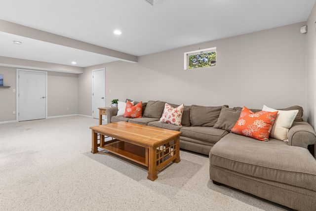 16 Alder Lane, North Falmouth, MA 02556