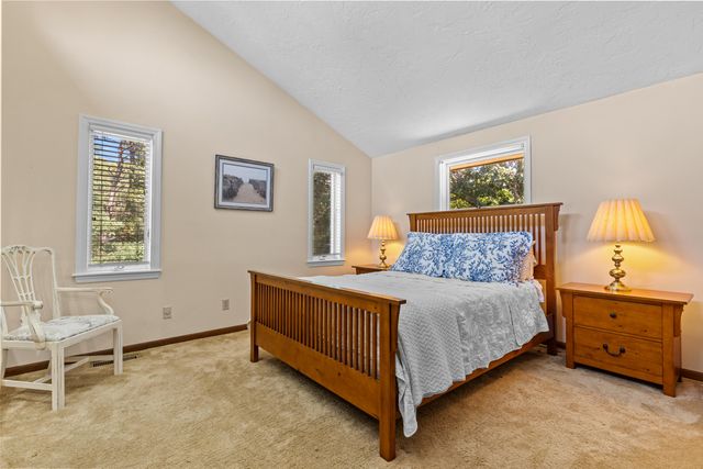 16 Alder Lane, North Falmouth, MA 02556