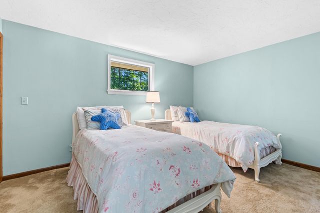 16 Alder Lane, North Falmouth, MA 02556