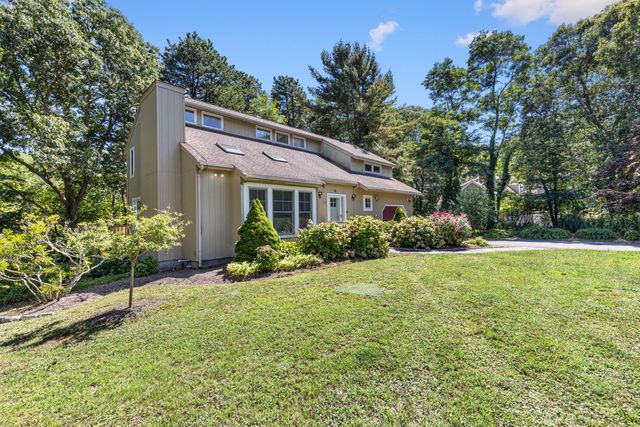 16 Alder Lane, North Falmouth, MA 02556