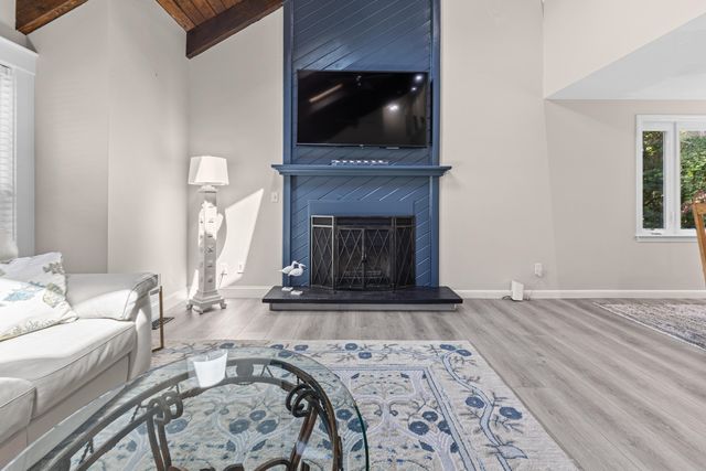 16 Alder Lane, North Falmouth, MA 02556