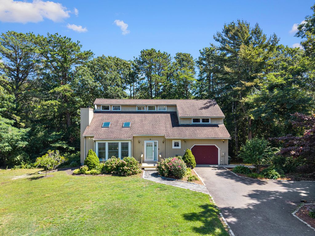 16 Alder Lane, North Falmouth, MA 02556