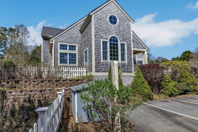 9 Red Cedar 9, Mashpee, MA 02649