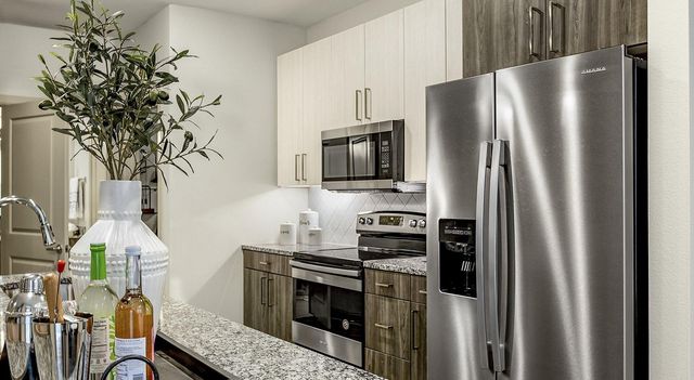 7100 Uvalde Road 7303, Houston, TX 77049