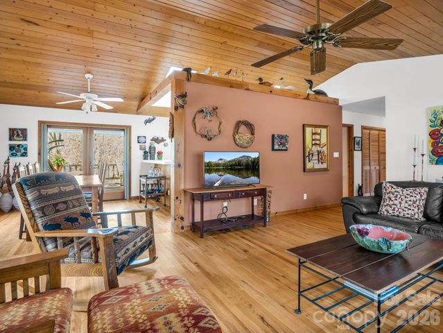 780 Rixhaven Drive, Saluda, NC 28773