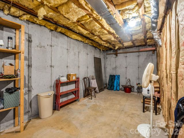 780 Rixhaven Drive, Saluda, NC 28773
