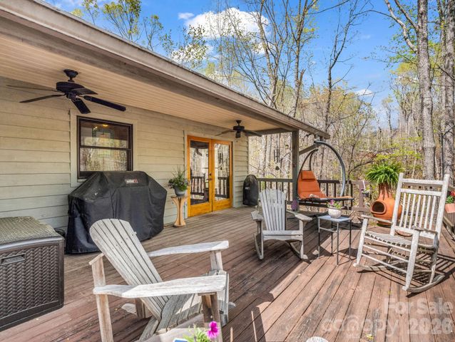 780 Rixhaven Drive, Saluda, NC 28773