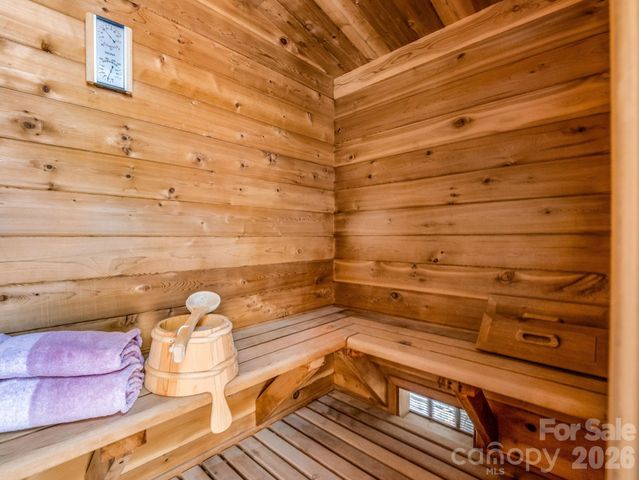 780 Rixhaven Drive, Saluda, NC 28773