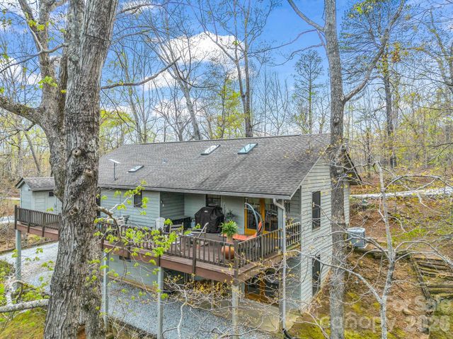 780 Rixhaven Drive, Saluda, NC 28773