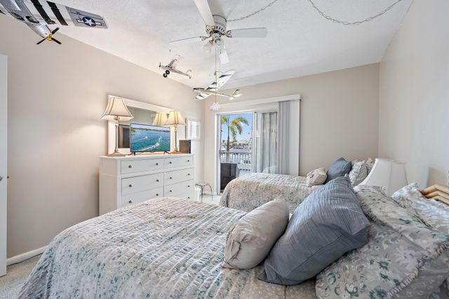 37 Yacht Club Drive 210, North Palm Beach, FL 33408