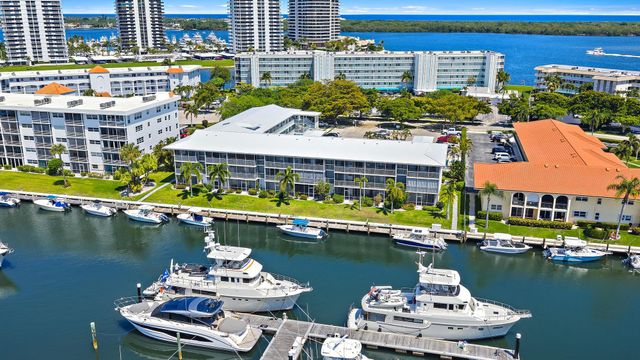 37 Yacht Club Drive 210, North Palm Beach, FL 33408