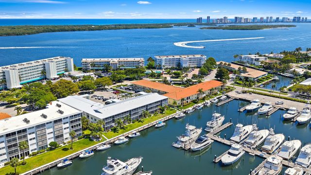 37 Yacht Club Drive 210, North Palm Beach, FL 33408