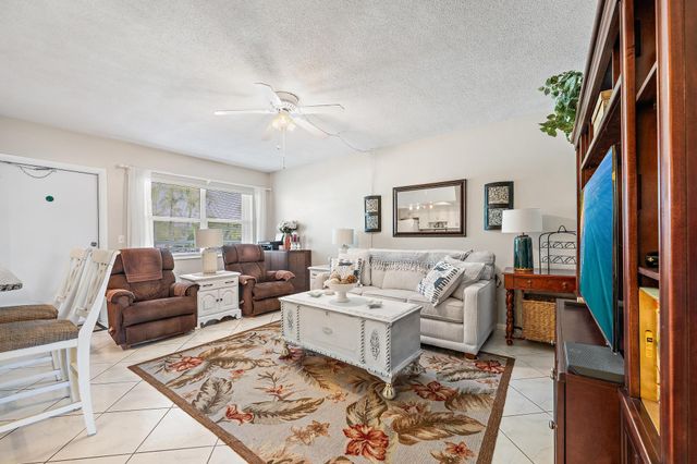37 Yacht Club Drive 210, North Palm Beach, FL 33408