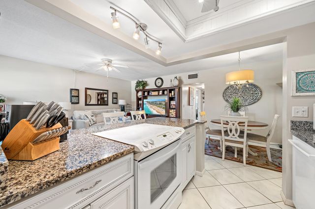 37 Yacht Club Drive 210, North Palm Beach, FL 33408