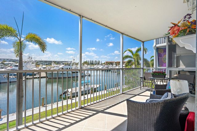 37 Yacht Club Drive 210, North Palm Beach, FL 33408