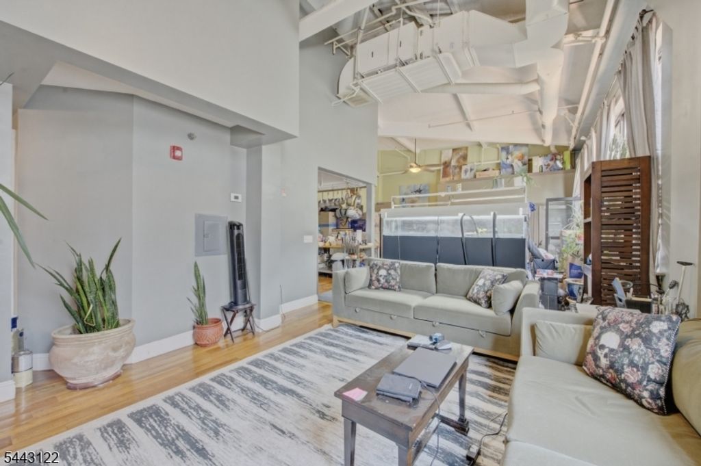300 Communipaw Ave 160, Jersey City, NJ 07304 — photo 2