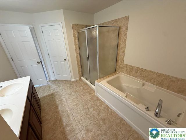 5133 Dogwood Trail, Upper Macungie Twp, PA 18104