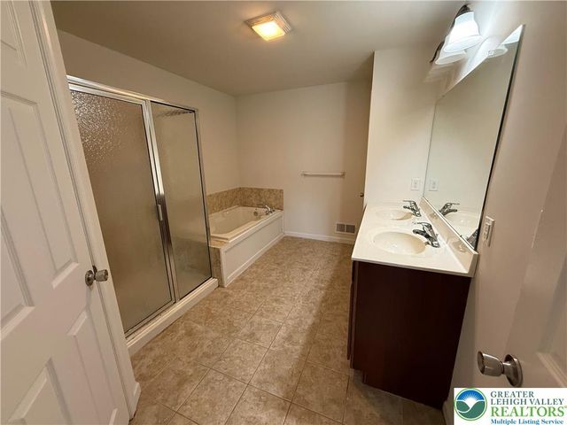 5133 Dogwood Trail, Upper Macungie Twp, PA 18104