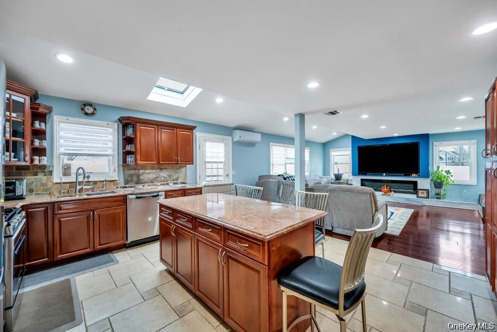 6 Garden Circle, Syosset, NY 11791 — photo 4