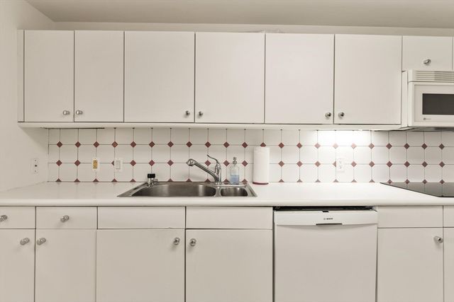 75-83 Cambridge Pkwy E502, Cambridge, MA 02142