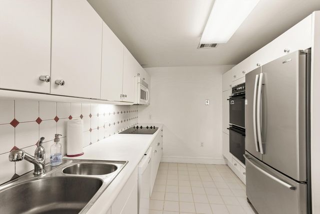 75-83 Cambridge Pkwy E502, Cambridge, MA 02142