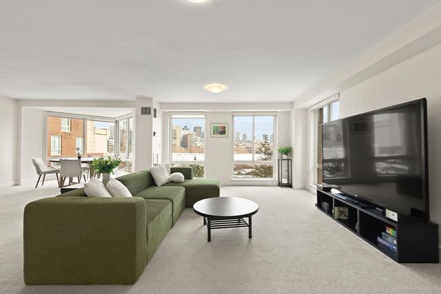 75-83 Cambridge Pkwy E502, Cambridge, MA 02142