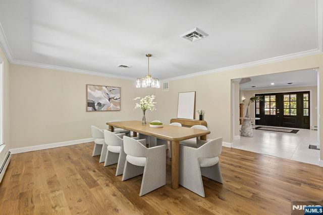 17 Deerhill Drive, Ho-ho-kus, NJ 07423