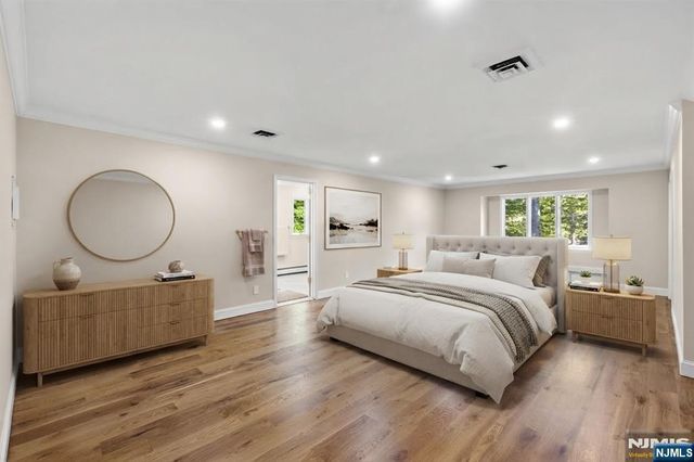 17 Deerhill Drive, Ho-ho-kus, NJ 07423