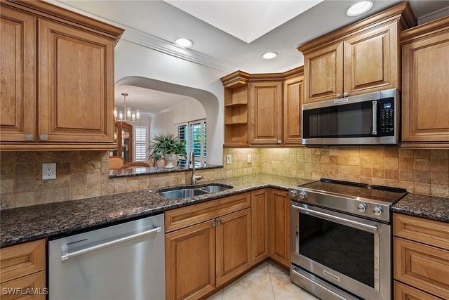 4980 Napoli DR, Naples, FL 34103