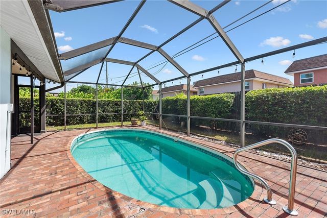 4980 Napoli DR, Naples, FL 34103