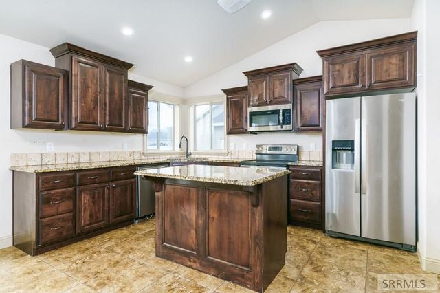 805 W Falcon Circle, Blackfoot, ID 83221