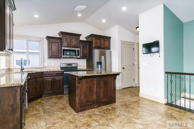 805 W Falcon Circle, Blackfoot, ID 83221